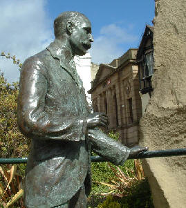 Statue of Edward Elgar