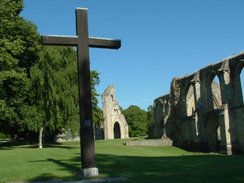 glastonbury-abbey-HUK