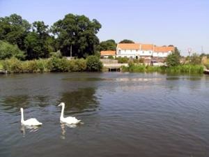 Wayford Bridge Inn for HUK blog