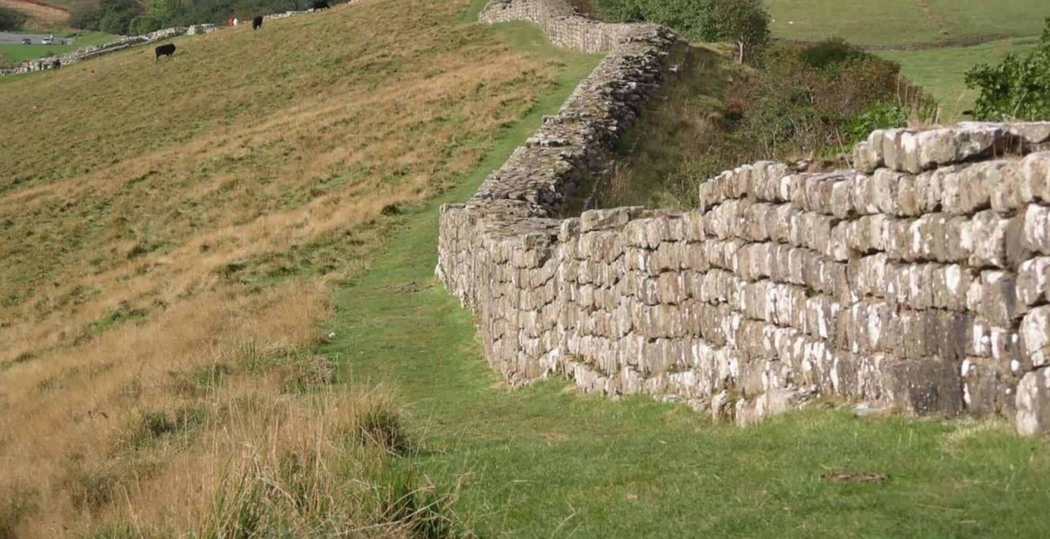 https://www.historic-uk.com/wp-content/uploads/2017/06/hadrians-wall-bridge-adutment-at-chester-fort.jpg