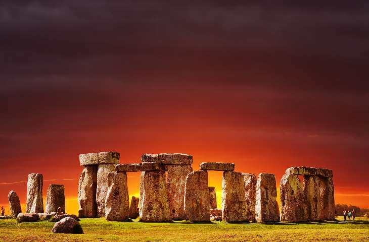 Stylised Stonehenge