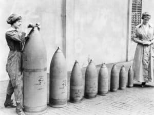 Women munitions workers