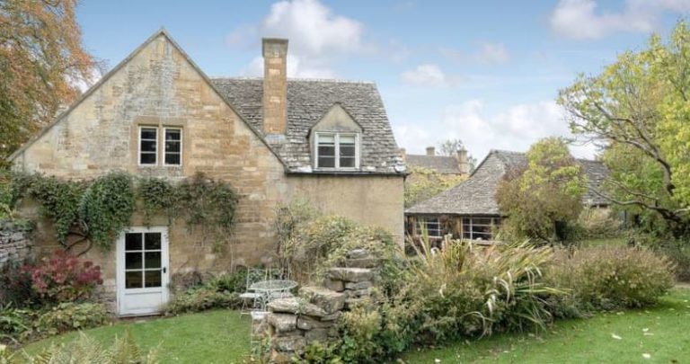 pet friendly cottages cotswolds