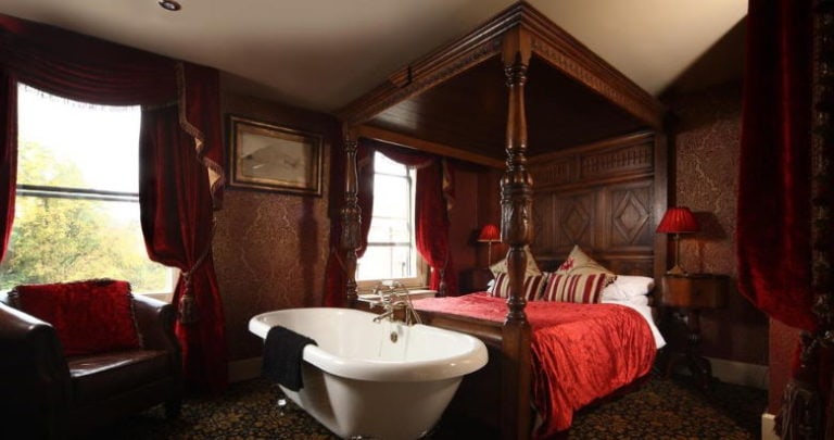 Romantic Hotels For, Hotels With Amazing Bathtubs Uk