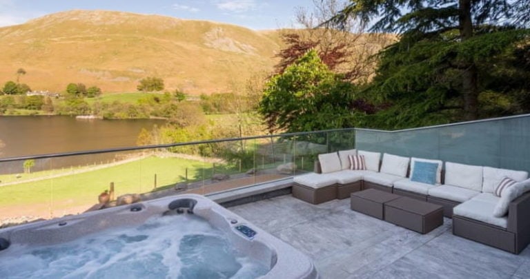 Holiday Cottages with Private Hot Tubs 