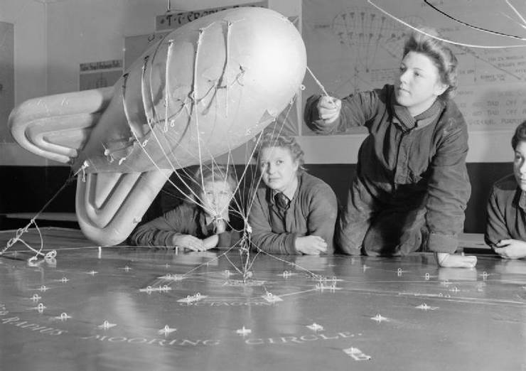 WAAF trainee balloon operators at No. 1 Balloon Training Unit, Cardington, Bedfordshire.