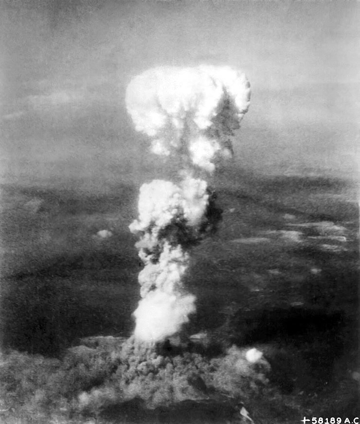 The mushroom cloud from the Little Boy bomb over Hiroshima Province, Japan, 1945.PD.WC.