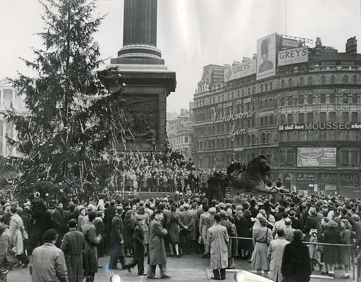 Norway’s gift: Trafalgar Square, December 1947 WC PD