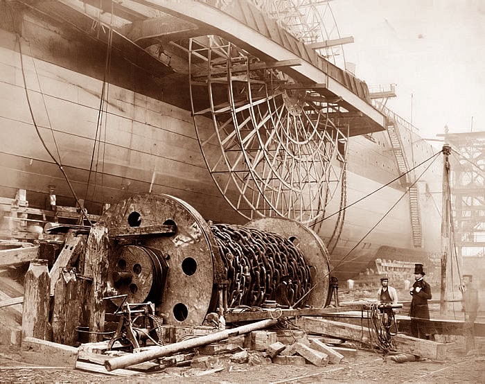 Brunel beside the Great Eastern, c.1857. WC PD.