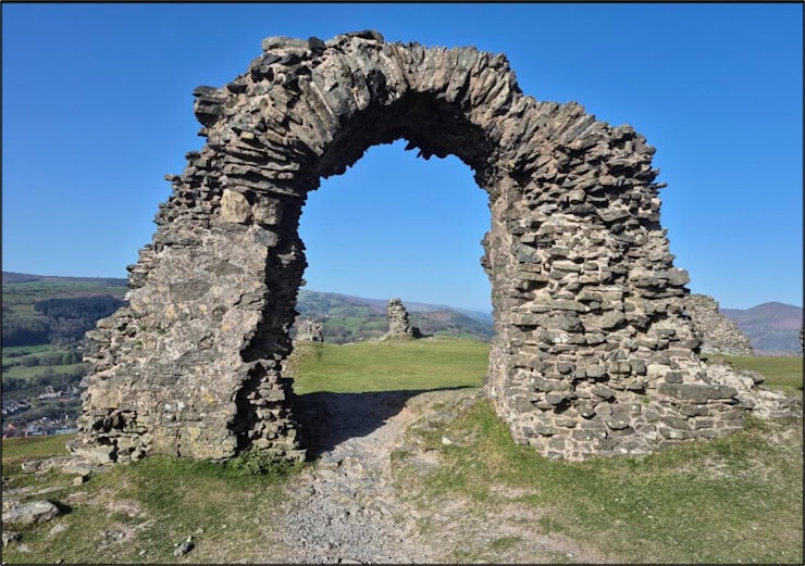 This impressive arch gives testament to Dinas Bran’s once impressive scale. Photo by Mike Edwardson.